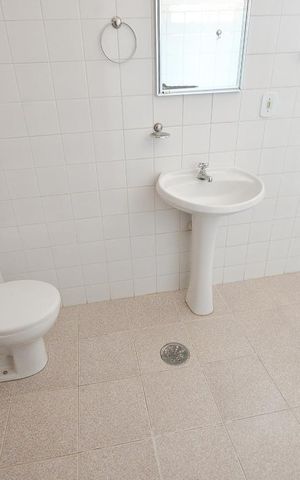 Casa à venda com 100m², 3 quartos e sem vagaBanheiro