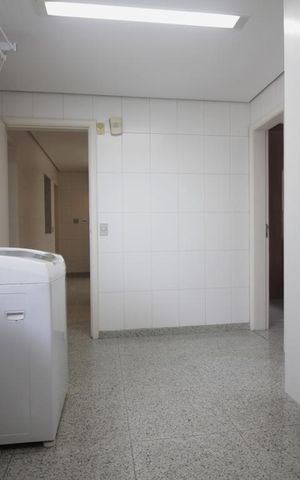 Apartamento à venda com 370m², 4 quartos e 5 vagasÁrea de Serviço