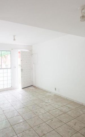 Casa à venda com 115m², 2 quartos e 1 vagaSala