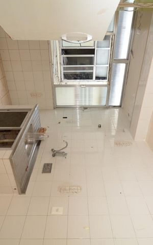 Apartamento à venda com 200m², 3 quartos e sem vagaCozinha e Área de Serviço