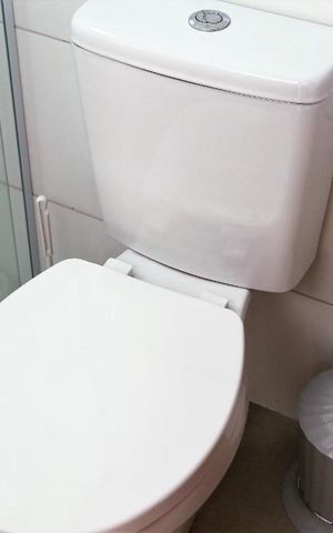 Apartamento para alugar com 103m², 2 quartos e 3 vagasBanheiro da Suíte 1