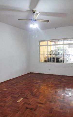 Casa à venda com 110m², 3 quartos e 1 vagasala