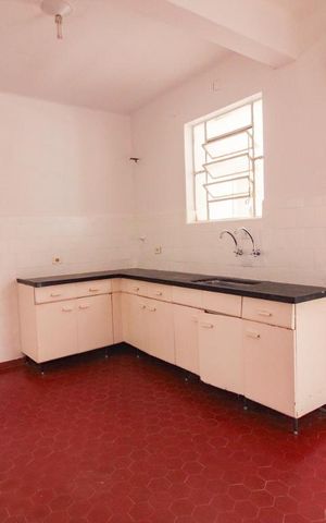 Casa à venda com 110m², 3 quartos e 1 vagacozinha