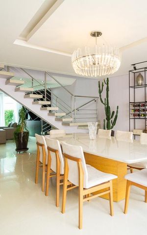 Casa à venda com 283m², 3 quartos e 4 vagas Casa à venda com 283m², 3 quartos e 4 vagasSala