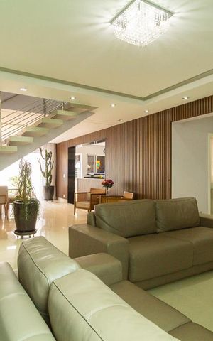 Casa à venda com 283m², 3 quartos e 4 vagas Casa à venda com 283m², 3 quartos e 4 vagasSala