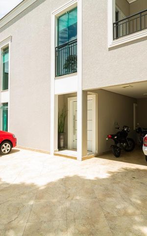 Casa à venda com 283m², 3 quartos e 4 vagas Casa à venda com 283m², 3 quartos e 4 vagasGaragem