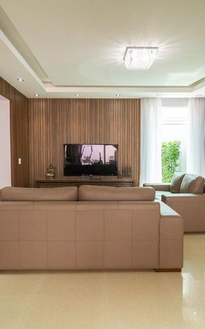 Casa à venda com 283m², 3 quartos e 4 vagas Casa à venda com 283m², 3 quartos e 4 vagasSala