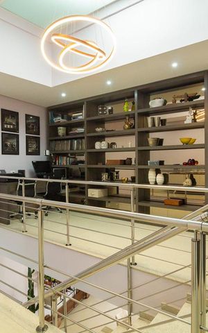 Casa à venda com 283m², 3 quartos e 4 vagas Casa à venda com 283m², 3 quartos e 4 vagasEscritório