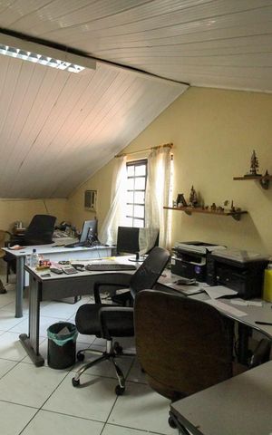 Casa à venda com 280m², 4 quartos e 5 vagasMezanino - Escritório
