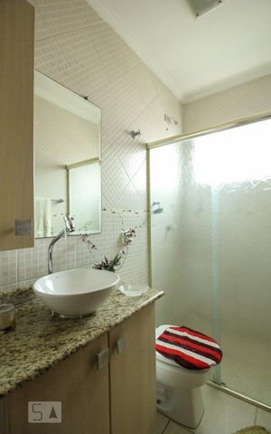 Casa à venda com 280m², 4 quartos e 5 vagasBanheiro