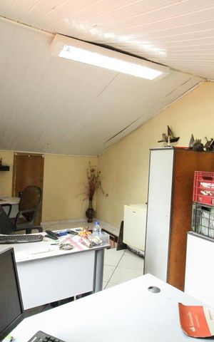 Casa à venda com 280m², 4 quartos e 5 vagasMezanino - Escritório