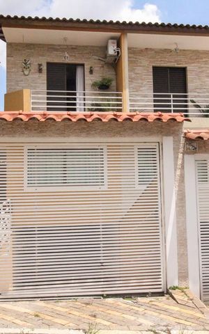 Casa à venda com 280m², 4 quartos e 5 vagasFachada