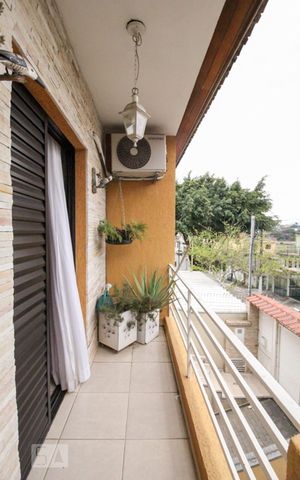 Casa à venda com 280m², 4 quartos e 5 vagasVaranda Quarto 3 - Suíte