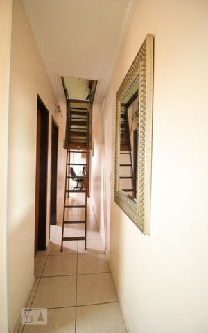 Casa à venda com 280m², 4 quartos e 5 vagasCorredor