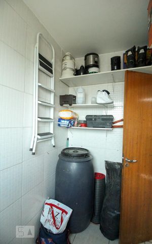 Casa à venda com 280m², 4 quartos e 5 vagasDespensa