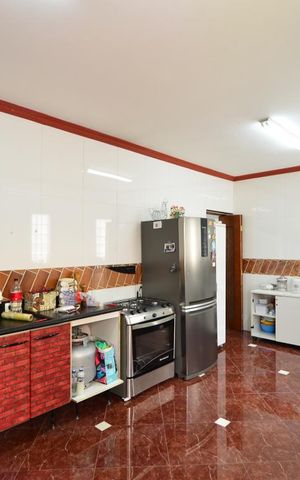 Casa à venda com 450m², 4 quartos e 6 vagasCozinha