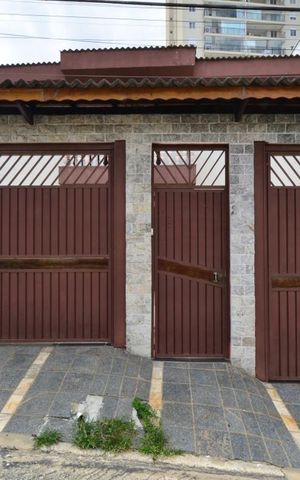 Casa à venda com 450m², 4 quartos e 6 vagasFachada da Casa