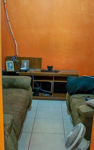 Casa à venda com 227m², 5 quartos e 2 vagas Casa à venda com 227m², 5 quartos e 2 vagasSala de TV