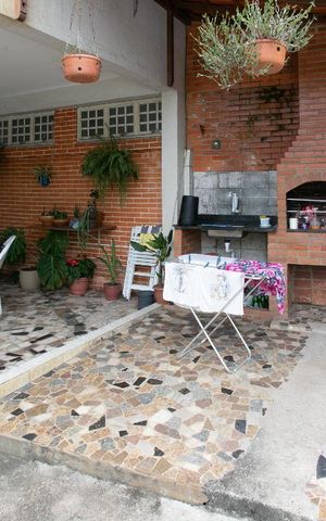 Casa à venda com 732m², 3 quartos e 5 vagas Casa à venda com 732m², 3 quartos e 5 vagasVaranda gourmet