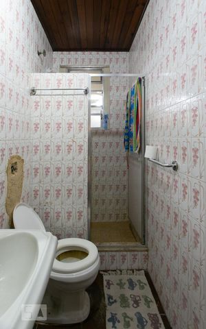 Casa à venda com 732m², 3 quartos e 5 vagas Casa à venda com 732m², 3 quartos e 5 vagasBanheiro Social