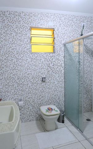 Casa à venda com 139m², 2 quartos e 2 vagasBanheiro