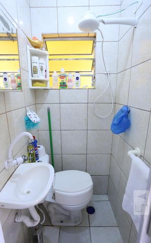Casa à venda com 139m², 2 quartos e 2 vagasBanheiro de Serviço