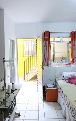 Casa à venda com 139m², 2 quartos e 2 vagasQuarto de Serviço