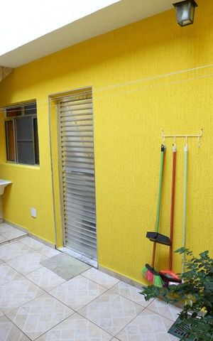 Casa à venda com 139m², 2 quartos e 2 vagasEscada de Acesso para Salão de Festa