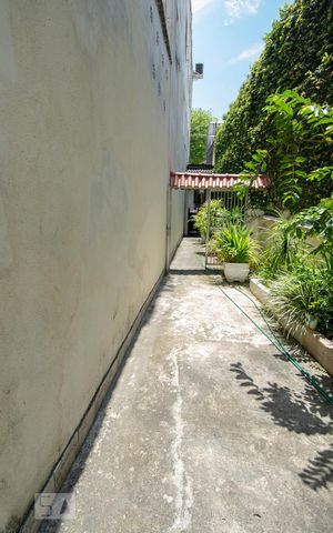 Casa à venda com 453m², 5 quartos e sem vaga Casa à venda com 453m², 5 quartos e sem vagaÁrea Externa