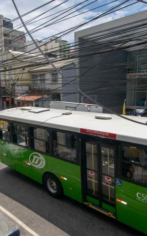 Casa à venda com 453m², 5 quartos e sem vaga Casa à venda com 453m², 5 quartos e sem vagaVista da Rua
