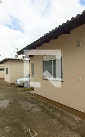 Casa à venda com 200m², 8 quartos e 3 vagas Casa à venda com 200m², 8 quartos e 3 vagasFachada