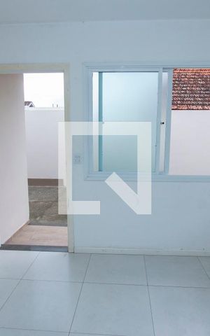 Casa à venda com 200m², 8 quartos e 3 vagas Casa à venda com 200m², 8 quartos e 3 vagasSala