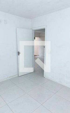 Casa à venda com 200m², 8 quartos e 3 vagas Casa à venda com 200m², 8 quartos e 3 vagasQuarto 1