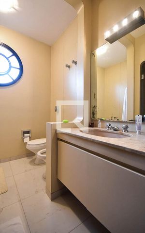 Casa à venda com 540m², 4 quartos e 7 vagas Casa à venda com 540m², 4 quartos e 7 vagasBanheiro