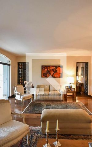 Casa à venda com 540m², 4 quartos e 7 vagas Casa à venda com 540m², 4 quartos e 7 vagasSala