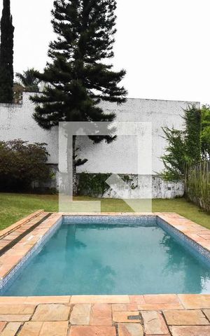 Casa à venda com 540m², 4 quartos e 7 vagas Casa à venda com 540m², 4 quartos e 7 vagasPiscina