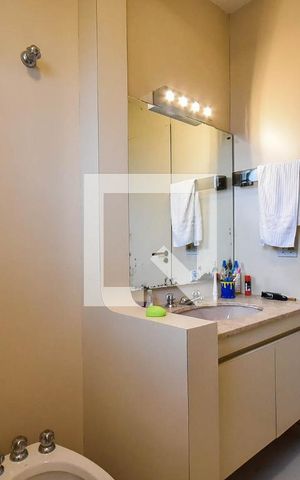 Casa à venda com 540m², 4 quartos e 7 vagas Casa à venda com 540m², 4 quartos e 7 vagasBanheiro