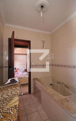 Casa à venda com 300m², 4 quartos e 3 vagasCasa 2 - banheiro da suíte