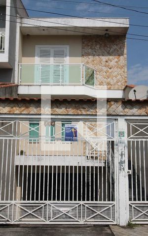 Casa à venda com 300m², 4 quartos e 3 vagasFachada