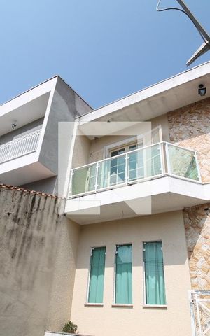Casa à venda com 300m², 4 quartos e 3 vagasFachada