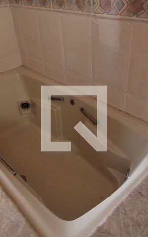 Casa à venda com 300m², 4 quartos e 3 vagasCasa 2 - banheiro da suíte