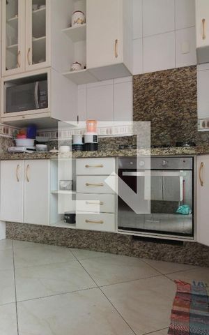 Casa à venda com 300m², 4 quartos e 3 vagasCozinha - Armários