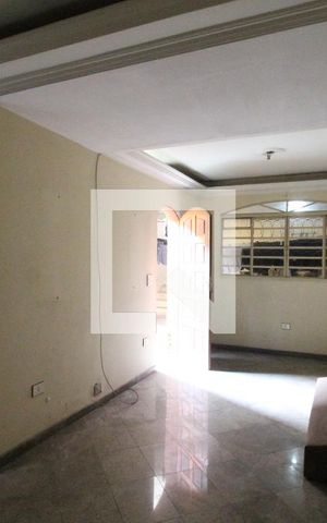 Casa à venda com 300m², 4 quartos e 3 vagasCasa 2 - Sala