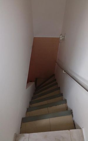 Casa à venda com 126m², 2 quartos e 1 vagaEsacad de acesso a Edicula