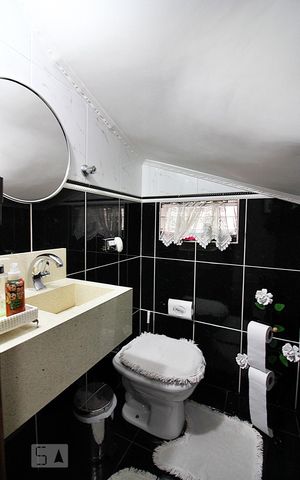 Casa à venda com 280m², 5 quartos e 2 vagasLavabo