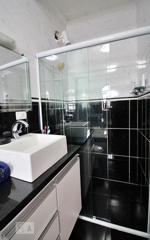 Casa à venda com 280m², 5 quartos e 2 vagasBanheiro do  Quarto 1 - Suíte