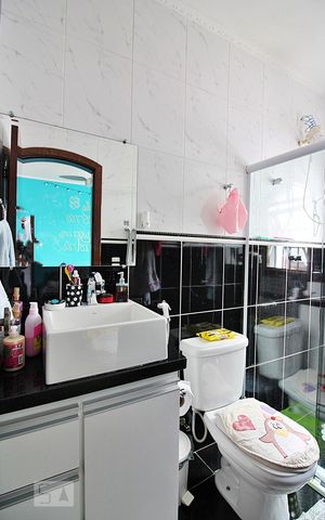 Casa à venda com 280m², 5 quartos e 2 vagasBanheiro do Quarto 4 - Suíte