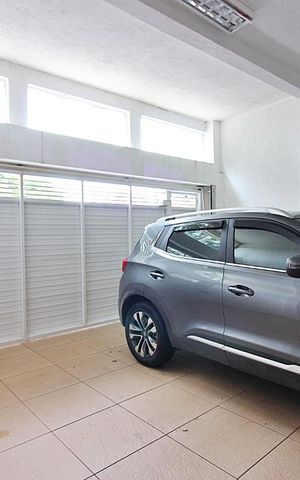 Casa à venda com 280m², 5 quartos e 2 vagasGaragem