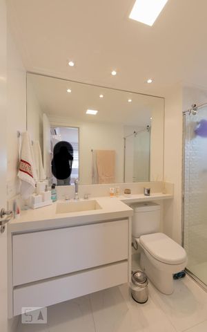 Apartamento à venda com 109m², 3 quartos e 2 vagas Apartamento à venda com 109m², 3 quartos e 2 vagasBanheiro Suite