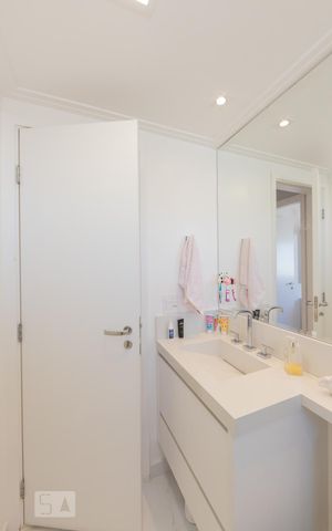 Apartamento à venda com 109m², 3 quartos e 2 vagas Apartamento à venda com 109m², 3 quartos e 2 vagasBanheiro Social